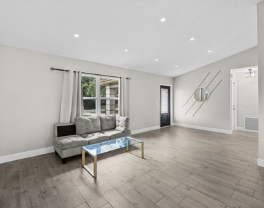 265 Sw Dalton Circle - Photo Thumbnail 3