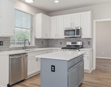 7849 Lake Meredith Way - Photo Thumbnail 7