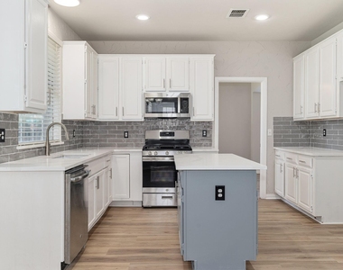 7849 Lake Meredith Way - Photo Thumbnail 5