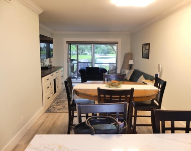 2226 N Cypress Bend Drive - Photo Thumbnail 7