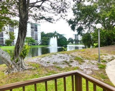 2226 N Cypress Bend Drive - Photo Thumbnail 22