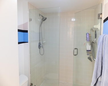 2226 N Cypress Bend Drive - Photo Thumbnail 14