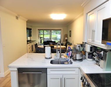2226 N Cypress Bend Drive - Photo Thumbnail 3