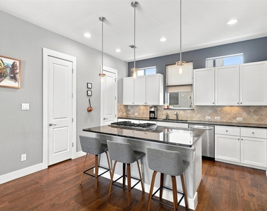 1114 S Adams Street - Photo Thumbnail 11