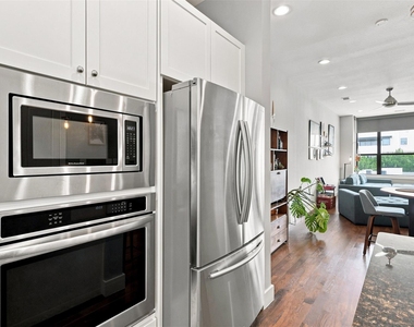 1114 S Adams Street - Photo Thumbnail 12