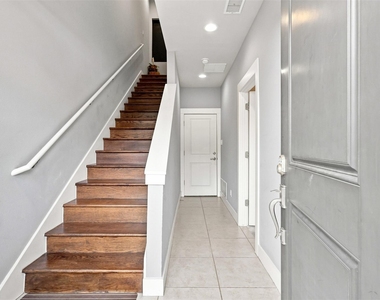 1114 S Adams Street - Photo Thumbnail 5