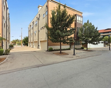 1114 S Adams Street - Photo Thumbnail 1