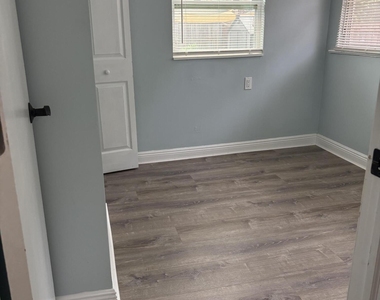 527 S L Street - Photo Thumbnail 9