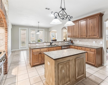 1301 Bramble Lane - Photo Thumbnail 6