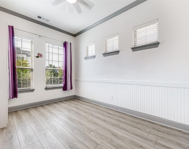 4325 Smokey Quartz Lane - Photo Thumbnail 32
