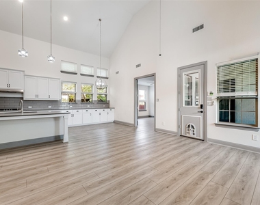 4325 Smokey Quartz Lane - Photo Thumbnail 10