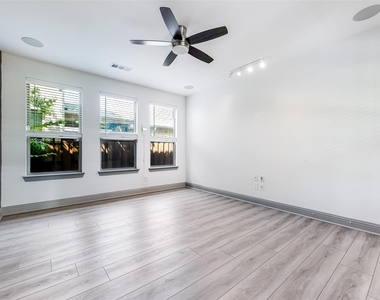 4325 Smokey Quartz Lane - Photo Thumbnail 18