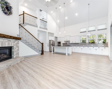 4325 Smokey Quartz Lane - Photo Thumbnail 7