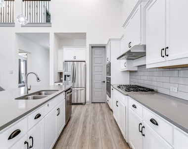 4325 Smokey Quartz Lane - Photo Thumbnail 13
