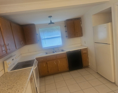 3865 Aladdin Avenue - Photo Thumbnail 1