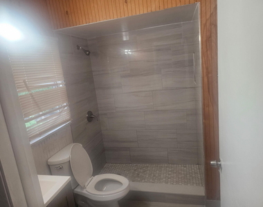 3865 Aladdin Avenue - Photo Thumbnail 4