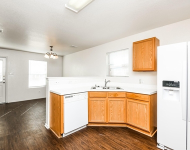 6624 Meadow Way Lane - Photo Thumbnail 6