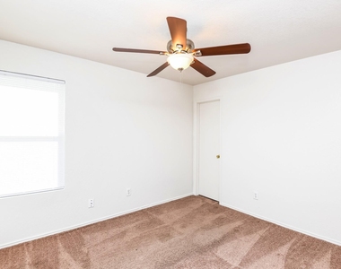 6624 Meadow Way Lane - Photo Thumbnail 10