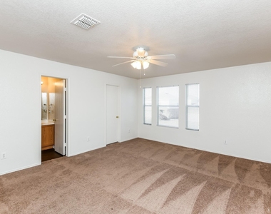 6624 Meadow Way Lane - Photo Thumbnail 9