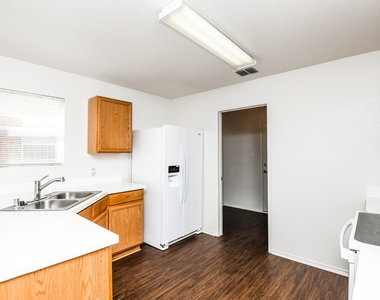 6624 Meadow Way Lane - Photo Thumbnail 5