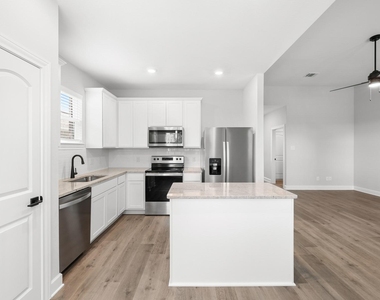 1021 Cedar Street - Photo Thumbnail 2
