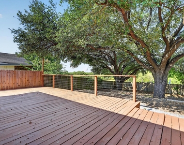 1800 Tree Line Drive - Photo Thumbnail 11
