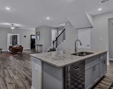 2617 Kings Canyon Mews - Photo Thumbnail 5