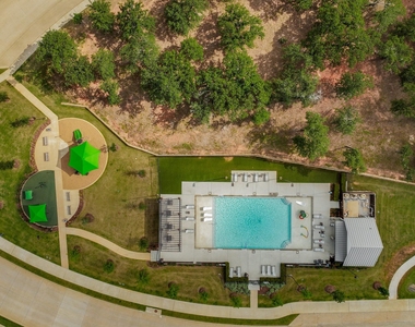 2617 Kings Canyon Mews - Photo Thumbnail 14