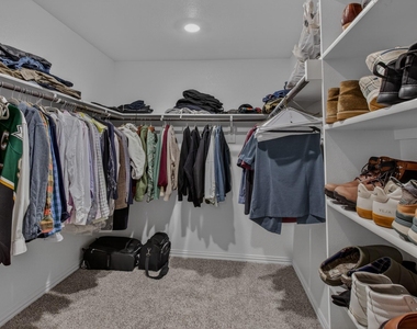 2617 Kings Canyon Mews - Photo Thumbnail 9