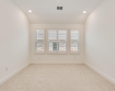 3380 Betony Street - Photo Thumbnail 13