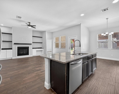11324 Blaze Street - Photo Thumbnail 6