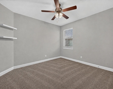11324 Blaze Street - Photo Thumbnail 9