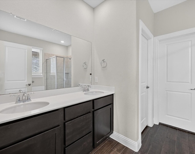 11324 Blaze Street - Photo Thumbnail 16