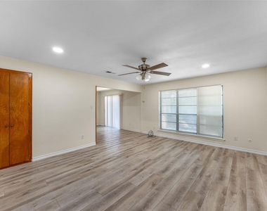 5221 Cordova Avenue - Photo Thumbnail 13