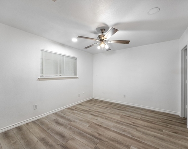 5221 Cordova Avenue - Photo Thumbnail 16