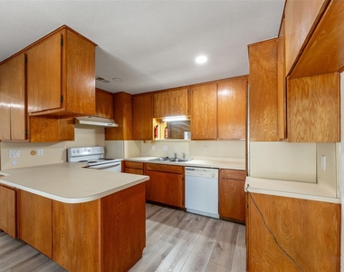 5221 Cordova Avenue - Photo Thumbnail 11