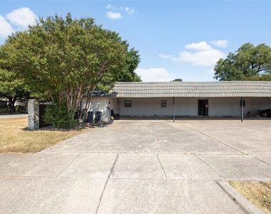 5221 Cordova Avenue - Photo Thumbnail 6