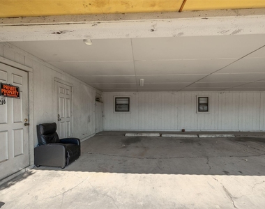 5221 Cordova Avenue - Photo Thumbnail 5