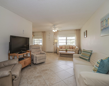 41 Woodland Drive - Photo Thumbnail 4