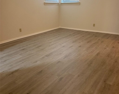 832 Overhill Drive - Photo Thumbnail 7