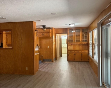 832 Overhill Drive - Photo Thumbnail 2