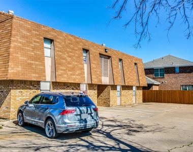 105 Peach Street - Photo Thumbnail 10