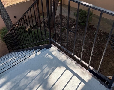 2126 Fleur De Lis Court - Photo Thumbnail 5