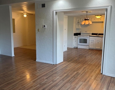 2126 Fleur De Lis Court - Photo Thumbnail 13