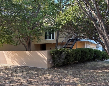 2126 Fleur De Lis Court - Photo Thumbnail 1