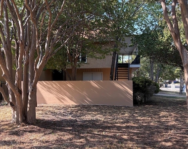 2126 Fleur De Lis Court - Photo Thumbnail 2
