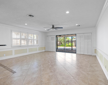 3697 Holly Drive - Photo Thumbnail 3