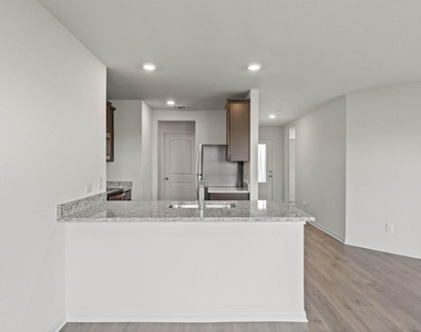 10105 Throttle Lane - Photo Thumbnail 3