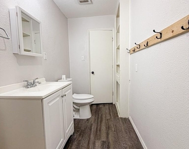 1322 Biggs Terrace - Photo Thumbnail 15