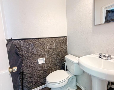 1322 Biggs Terrace - Photo Thumbnail 11